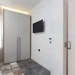 Deluxe Feliciano * Visoko