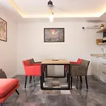 Deluxe Feliciano Апартаменты *