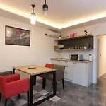 Deluxe Feliciano Апартаменты *