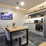 Deluxe Feliciano * Visoko