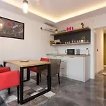 Deluxe Feliciano Visoko