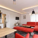 Deluxe Feliciano Visoko