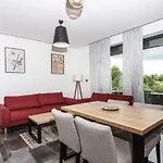 Deluxe Feliciano Visoko