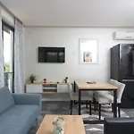 Deluxe Feliciano Visoko