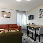 Deluxe Feliciano *
