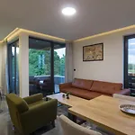 Deluxe Feliciano Апартаменты *