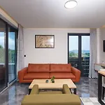 Deluxe Feliciano 아파트