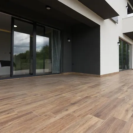 Deluxe Feliciano Apartment