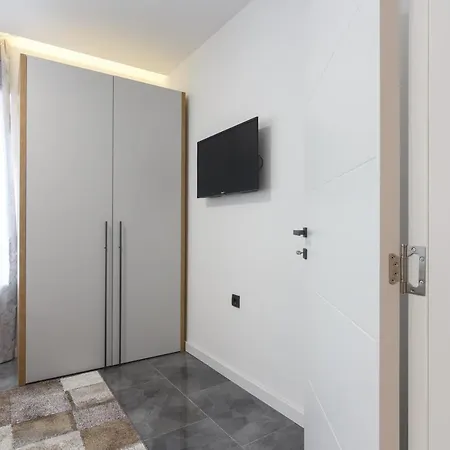 Deluxe Feliciano * Visoko