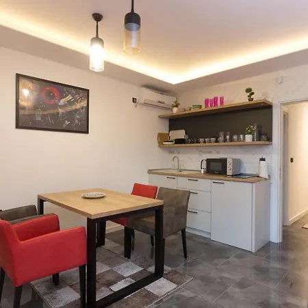 Deluxe Feliciano Apartmán *