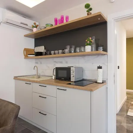 Deluxe Feliciano Visoko