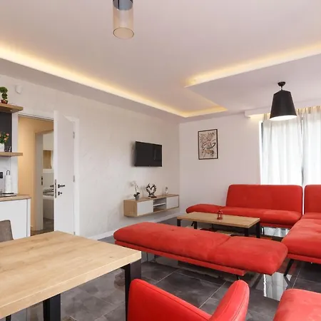 Deluxe Feliciano Visoko