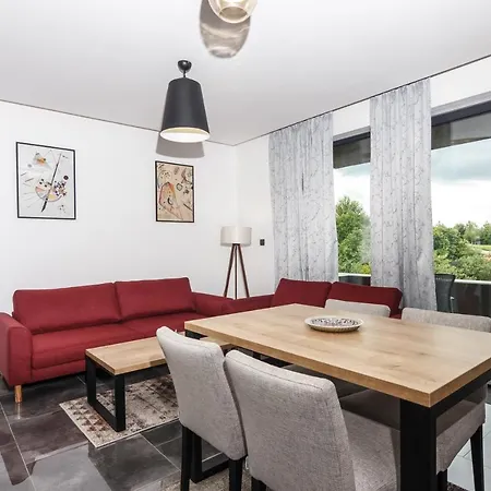 Deluxe Feliciano Visoko