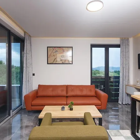 Deluxe Feliciano Apartment