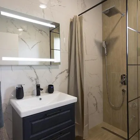 Deluxe Feliciano Apartment Visoko