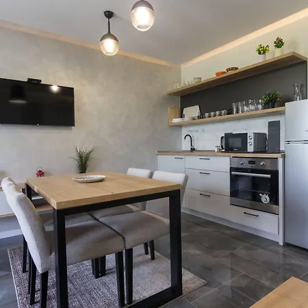 Deluxe Feliciano Visoko