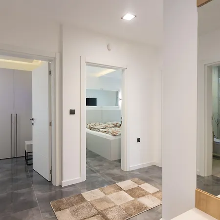 Deluxe Feliciano Apartmán *