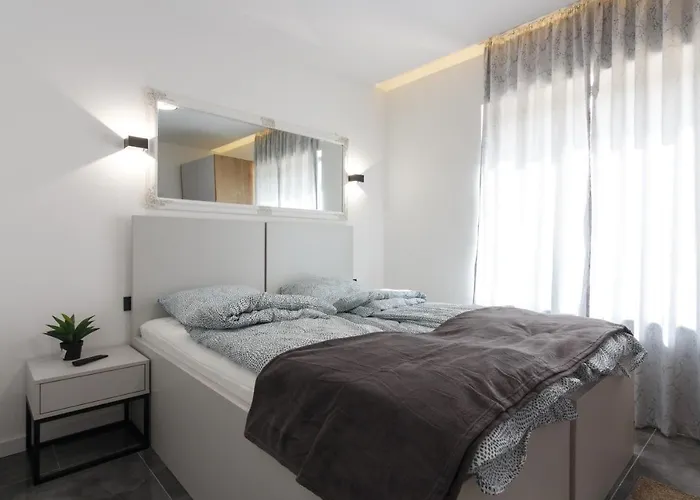 Deluxe Feliciano Visoko