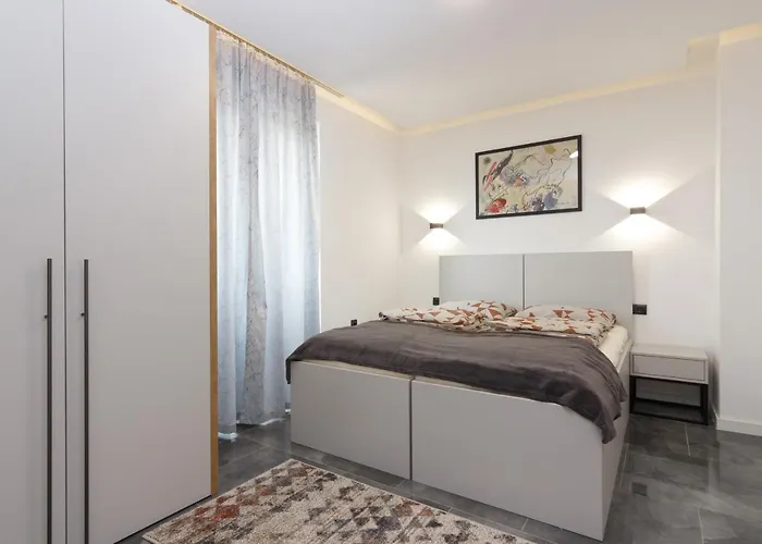 Deluxe Feliciano * Visoko