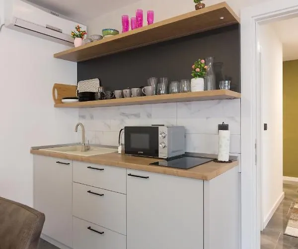 Deluxe Feliciano Visoko