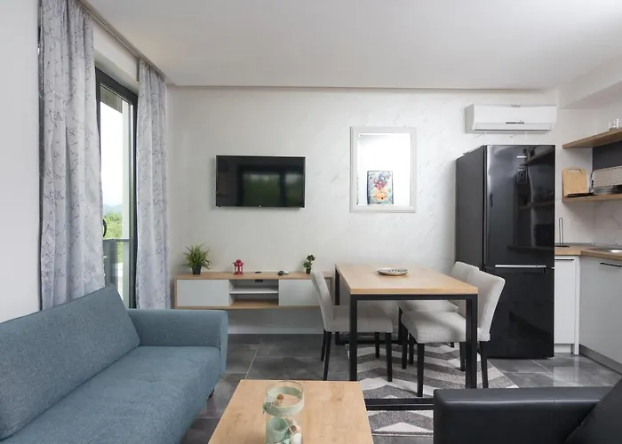 Deluxe Feliciano Visoko