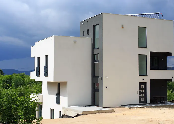 Deluxe Feliciano * Visoko