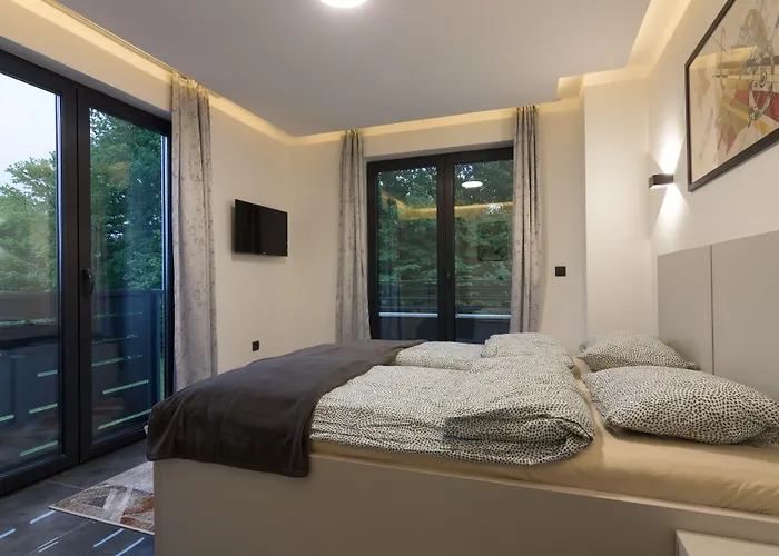 Deluxe Feliciano * Visoko