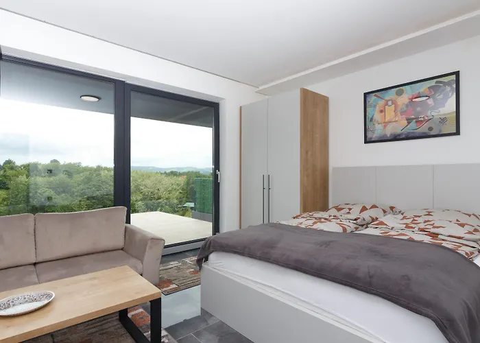 Deluxe Feliciano * Visoko